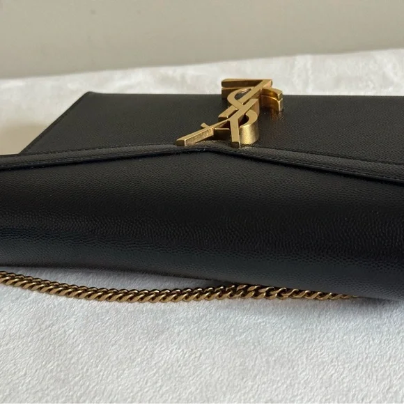 𝑪𝑨𝑺𝑺𝑨𝑵𝑫𝑹𝑨 𝑾𝑨𝑳𝑳𝑬𝑻 𝑶𝑵 𝑪𝑯𝑨𝑰𝑵 - Picture 13 of 14